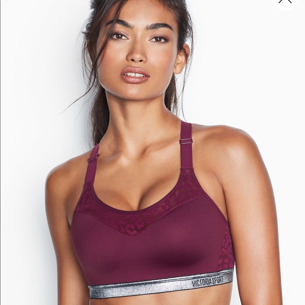 The Incredible Lightweight Max Victoria Sport Bra